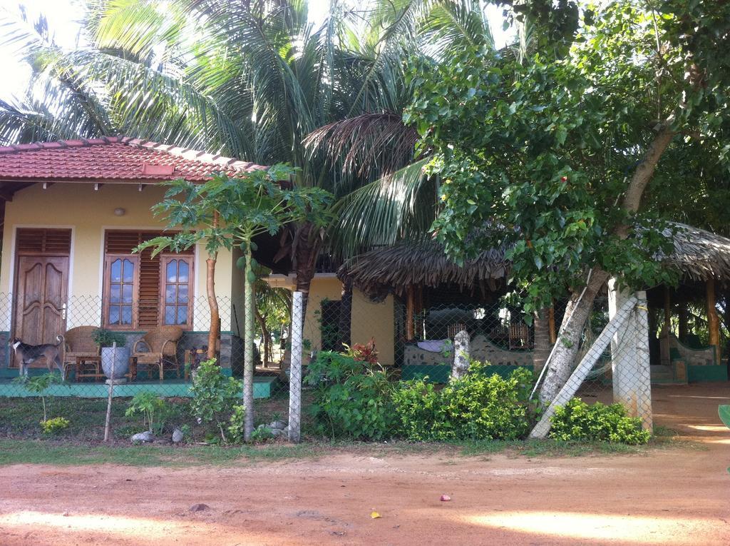 Fishermens Lodge & Restaurant Ranna Bilik gambar
